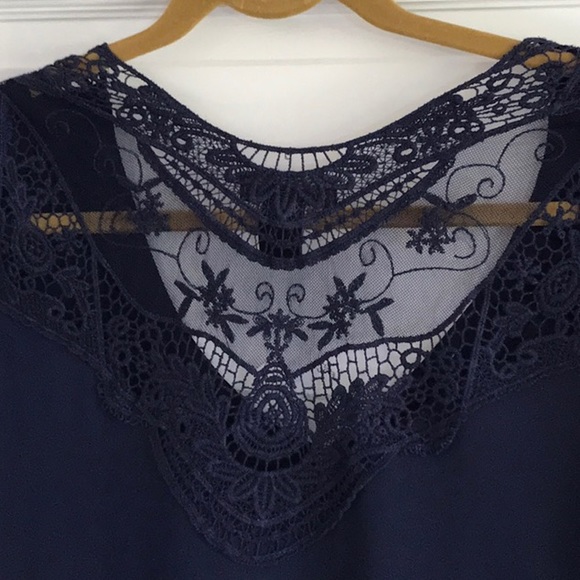 Lady Top. New condition. - Picture 2 of 3